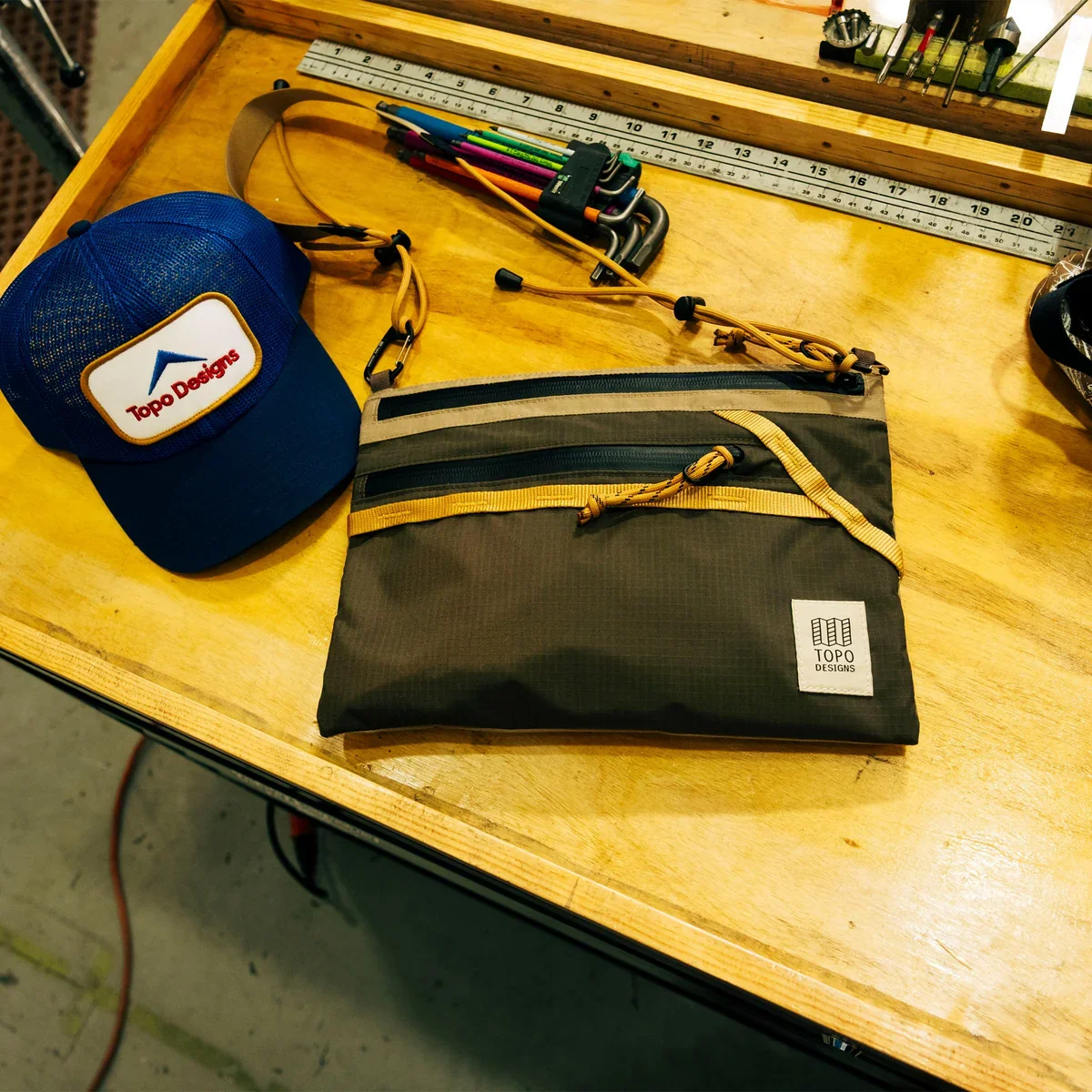 Mountain Accessory Shoulder Bag - Woodland/Elmwood - Bild 5